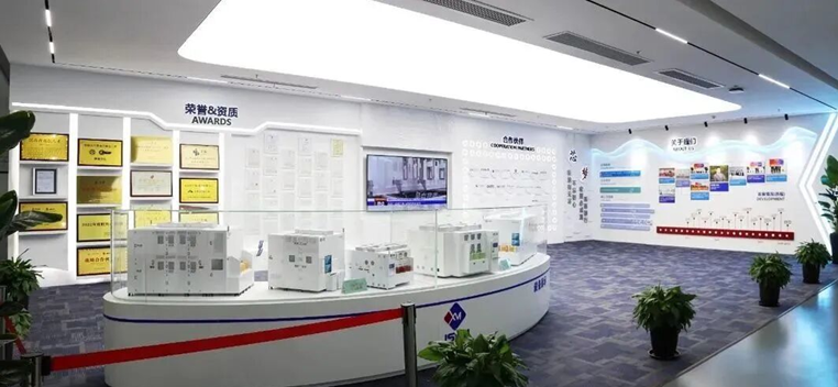 廚房的擺設(shè)布局 AI 生成的內(nèi)容可能不正確。